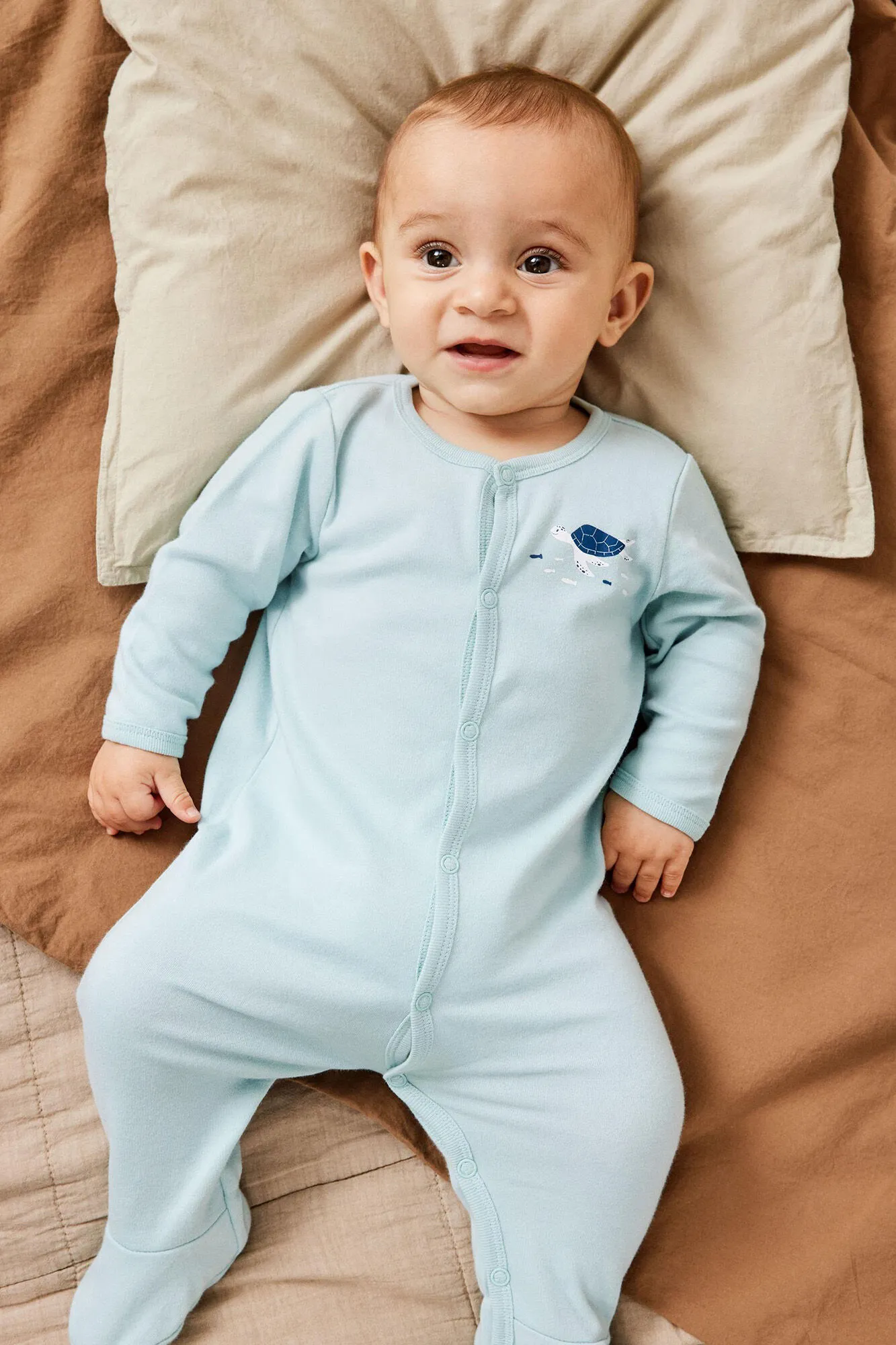 Pijama de bebe niño.